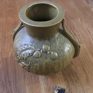 Extra large Lonesomeville Pottery vase Oak motif